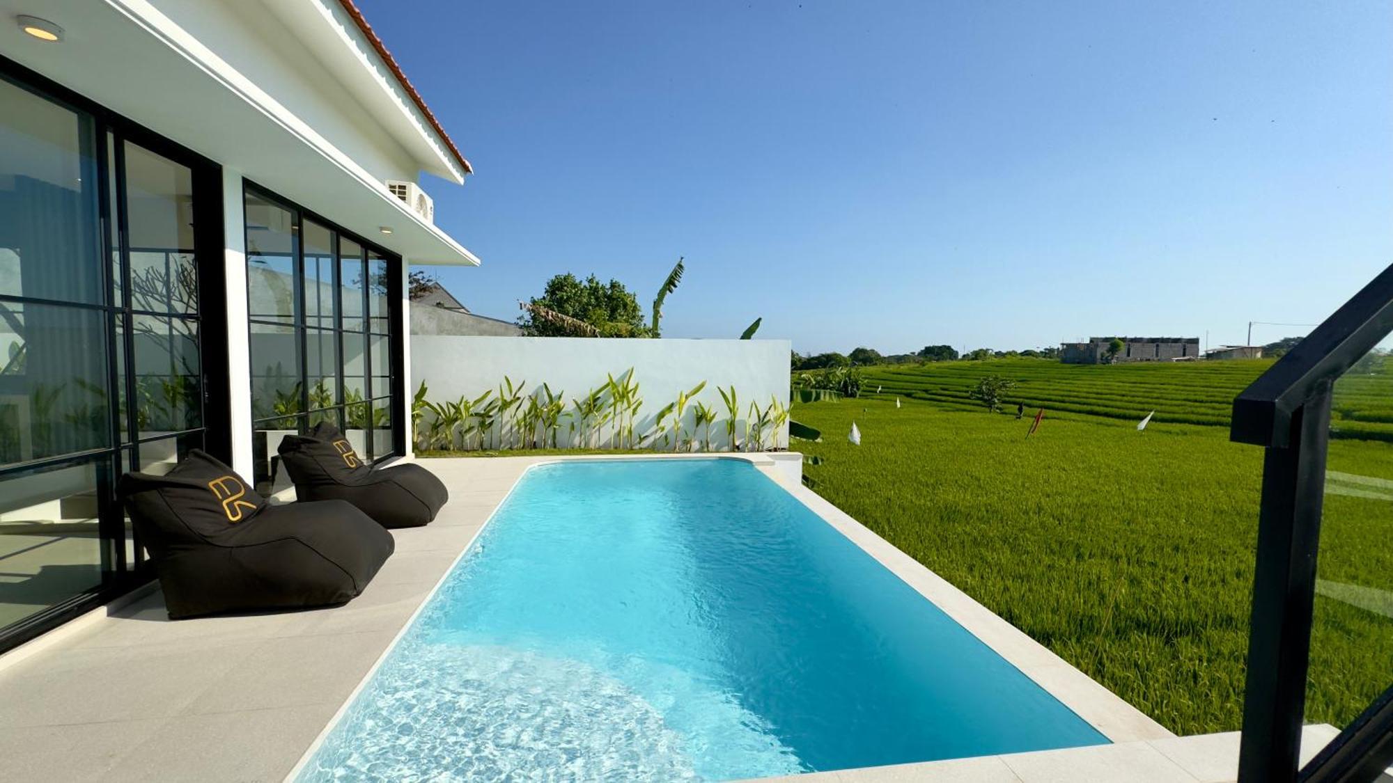 The R Patuha, Rice Field View Villa