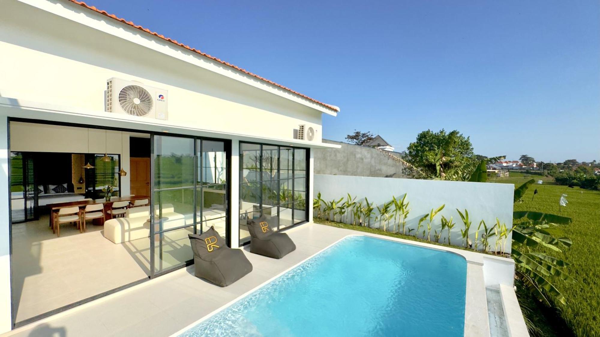 The R Patuha, Rice Field View Villa Canggu (Bali)