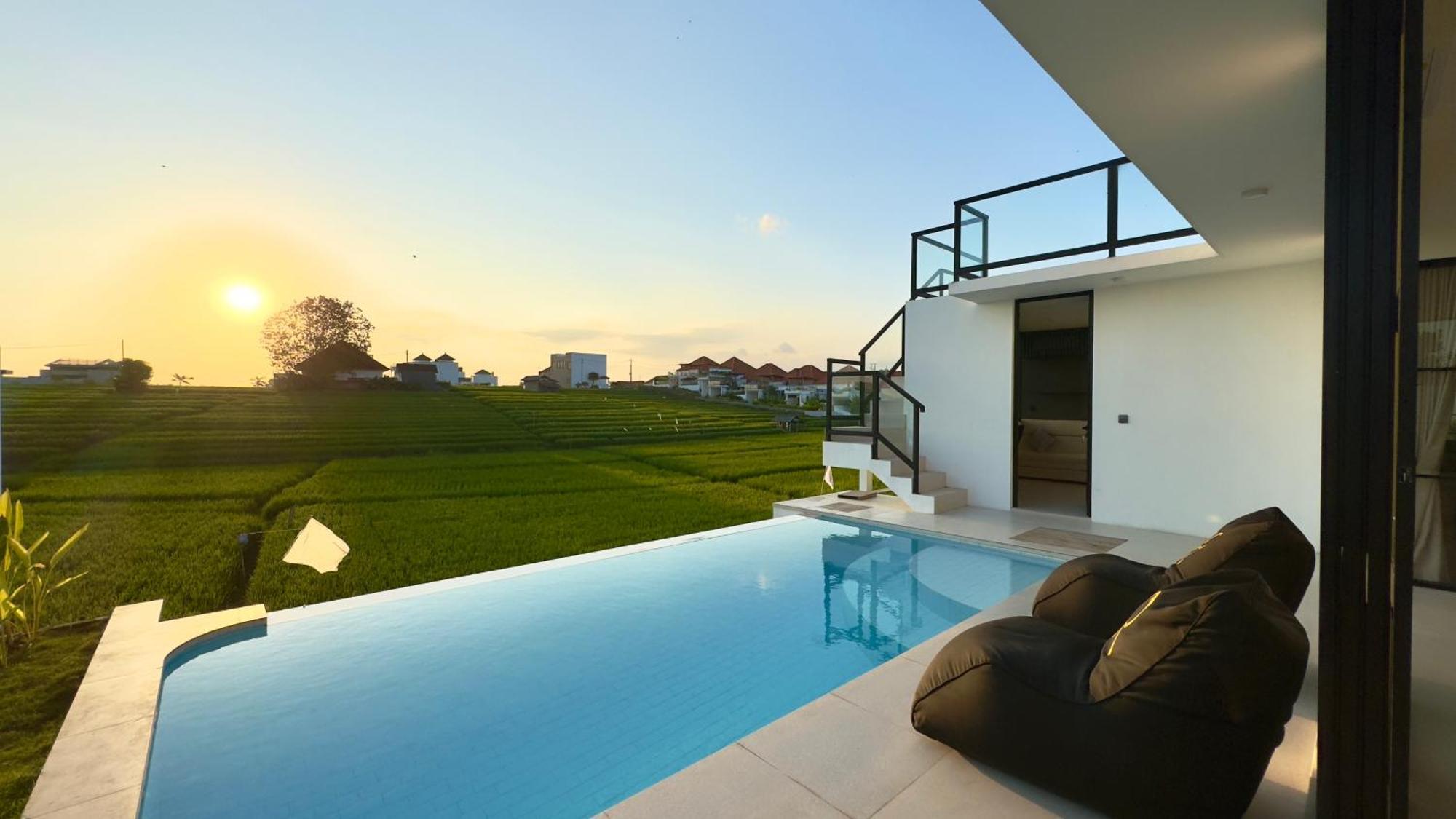 The R Patuha, Rice Field View Villa *