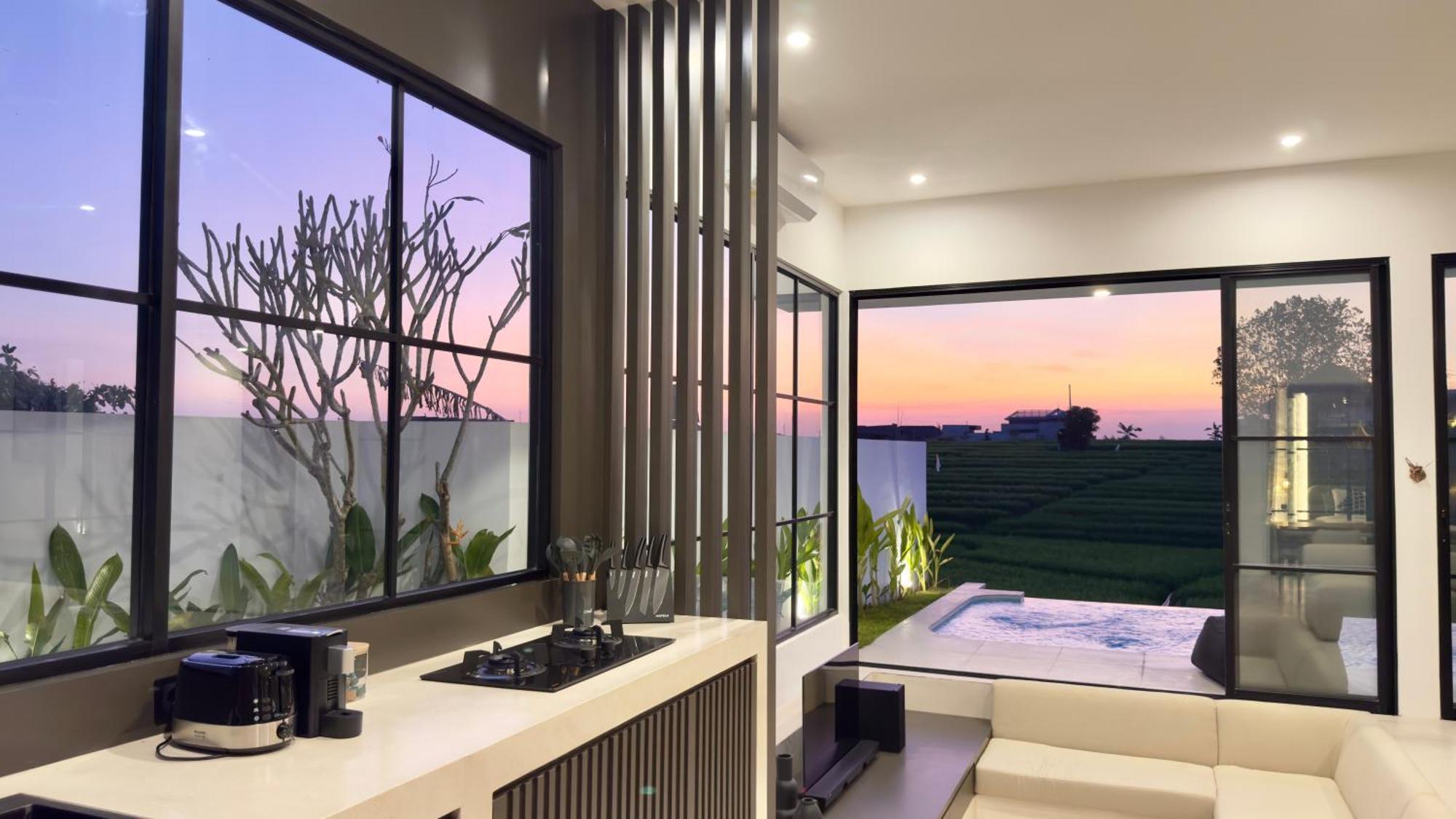 The R Patuha, Rice Field View Villa